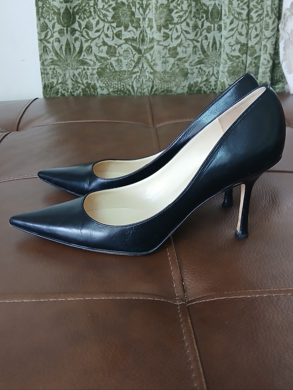 Jimmy Choo Black Pointed Toe Leather Pumps - Picture 2 of 10